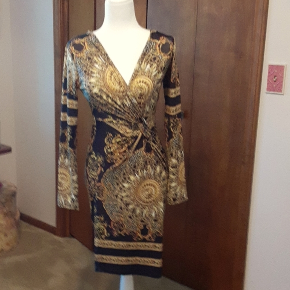 Woman's Dress, Size Medium.  Light Weight. Never Worn